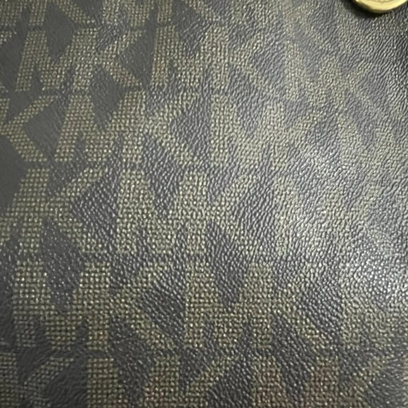 Michael Kors Cynthia Leather Satchel Signature Handbag - Picture 9 of 15